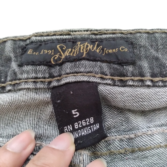 #330 Southpole Grey Faded Junior 5 Bootcut Low Rise Jeans - Picture 15 of 16